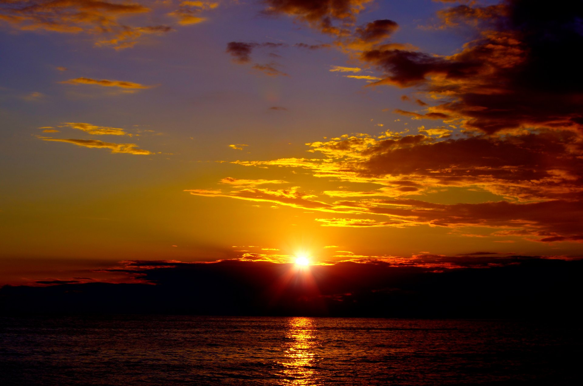 mer coucher de soleil nuages