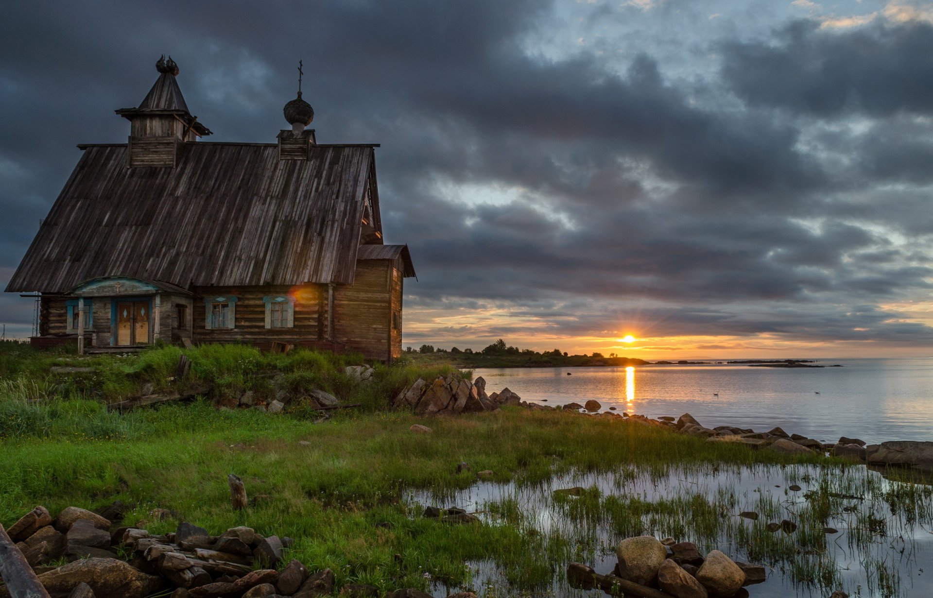 tempel kloster kathedrale dämmerung sonnenuntergang nachtigall wolken sonne holz foto