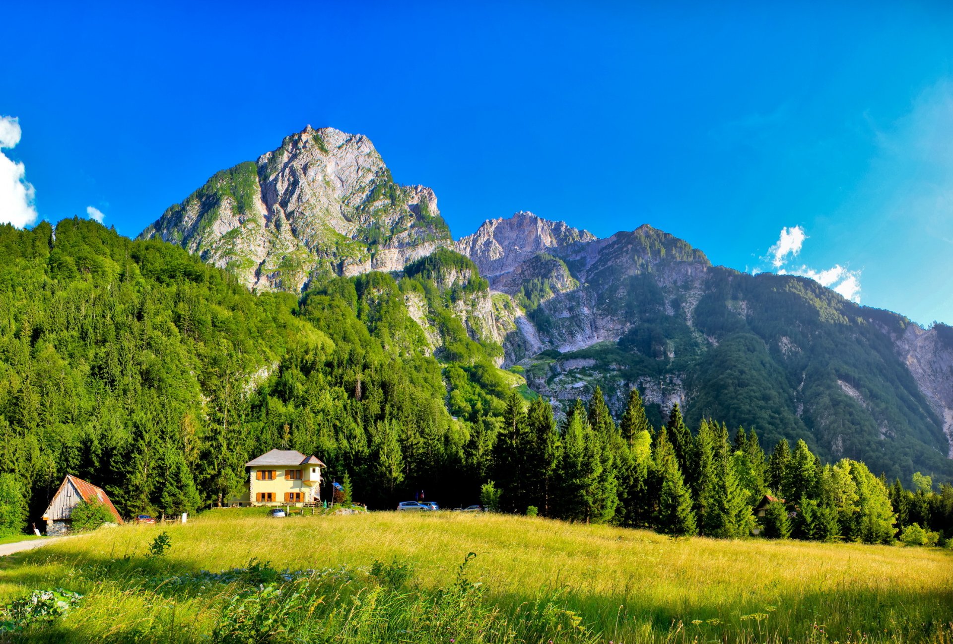 montañas bovec suiza naturaleza casas