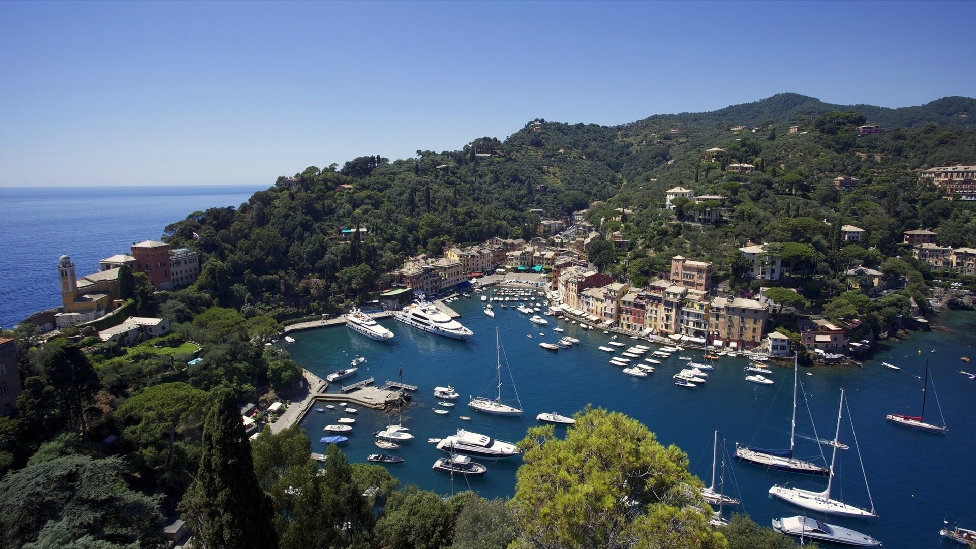 portofino ligurien italia ligurisches meer italien bucht yachten panorama boote küste