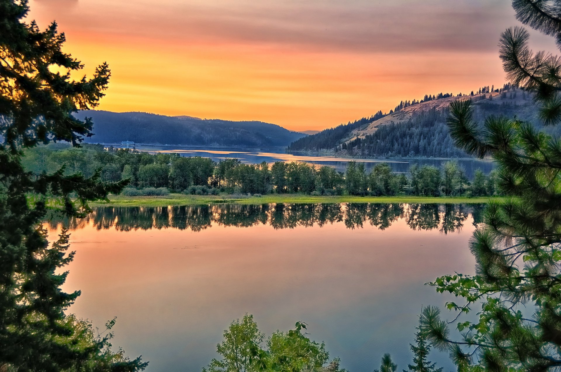 st. joe river rzeka wzgórza odbicie drzewa