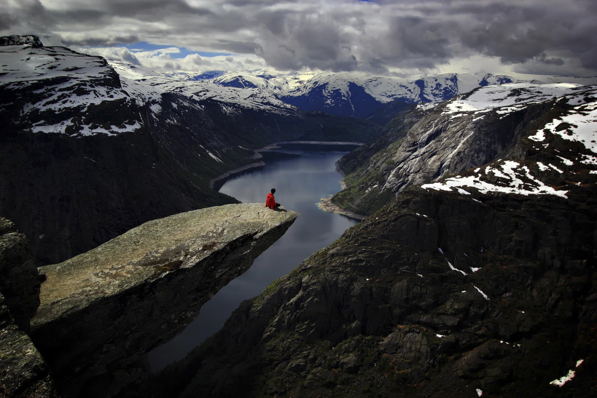 lengua de troll cornisa de piedra noruega vista