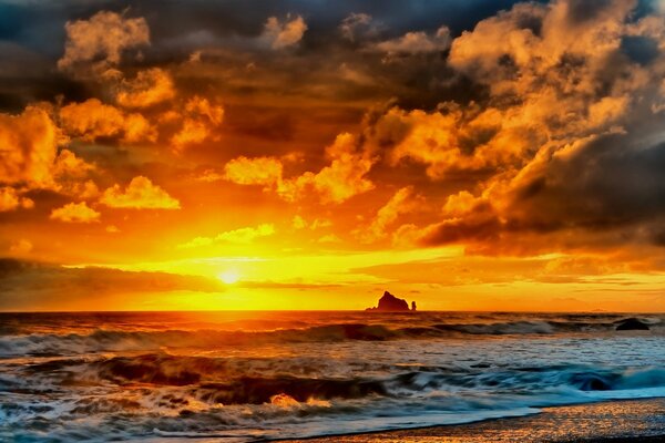 Mer plage falaise coucher de soleil