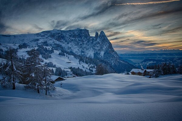 Winterliche Berglandschaft in den italienischen Alpen