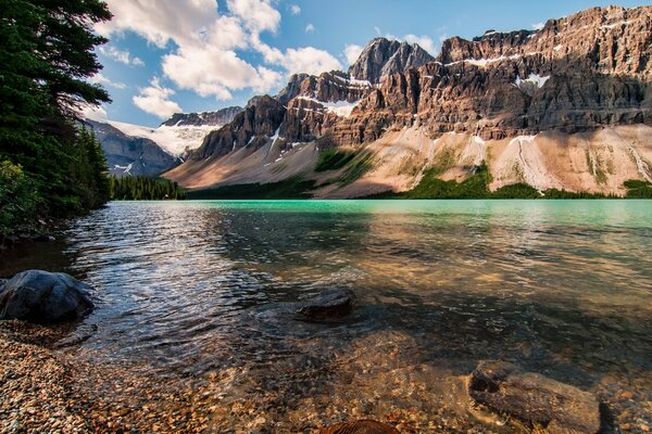 Paesaggio montano della natura Canadese