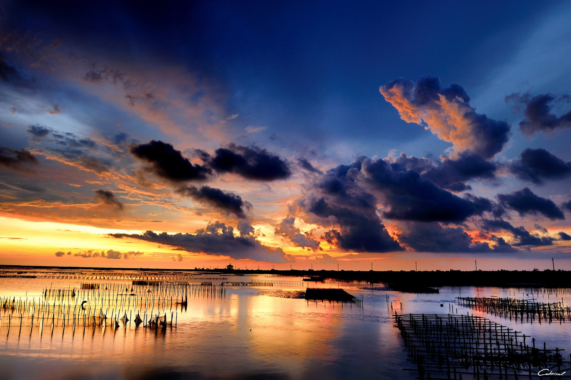 coucher de soleil nuages nuages mer colonnes grilles