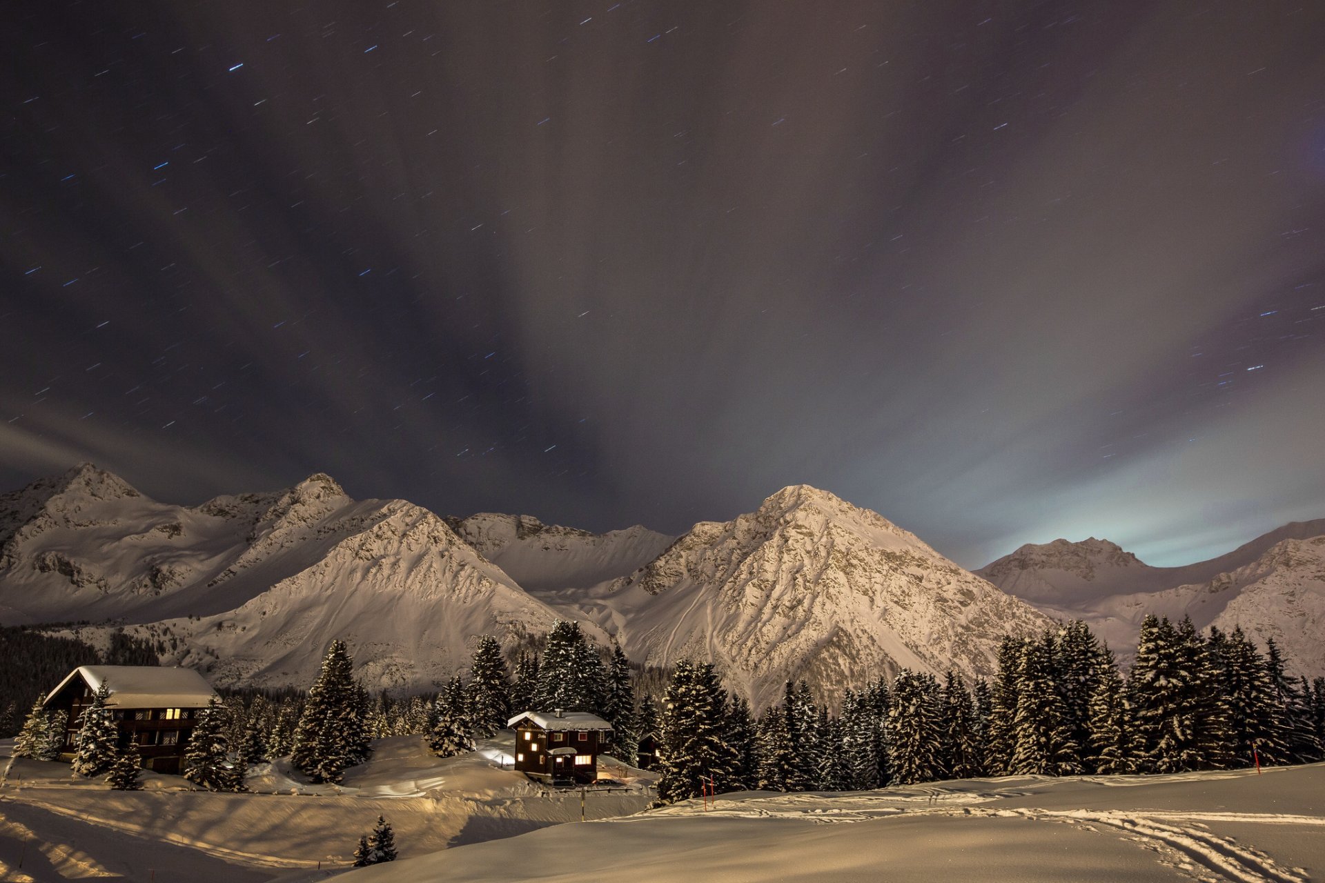 natur landschaft berge himmel schnee winter bäume tannen häuser