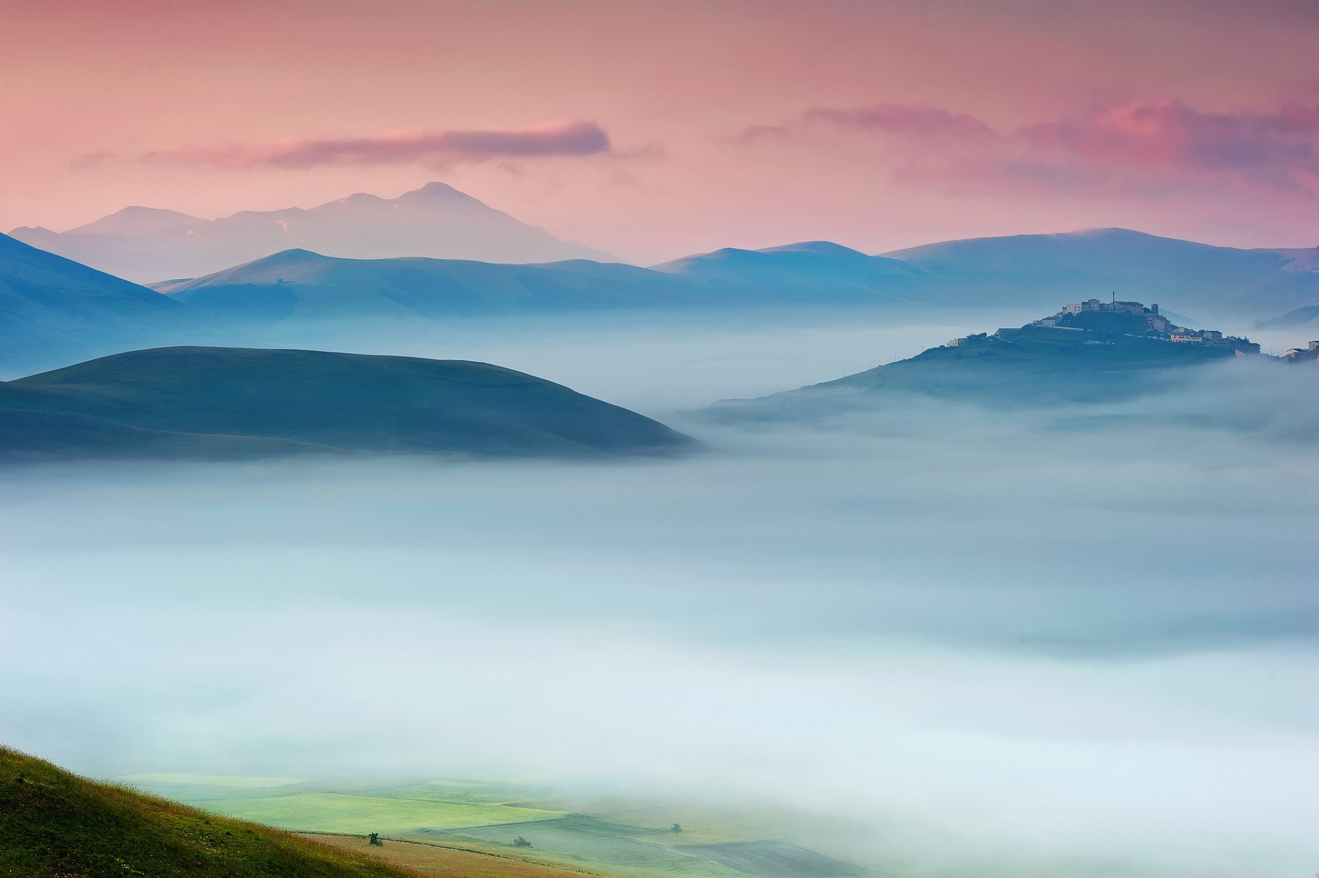 italien umbrien morgen nebel tal himmel haus herrenhaus