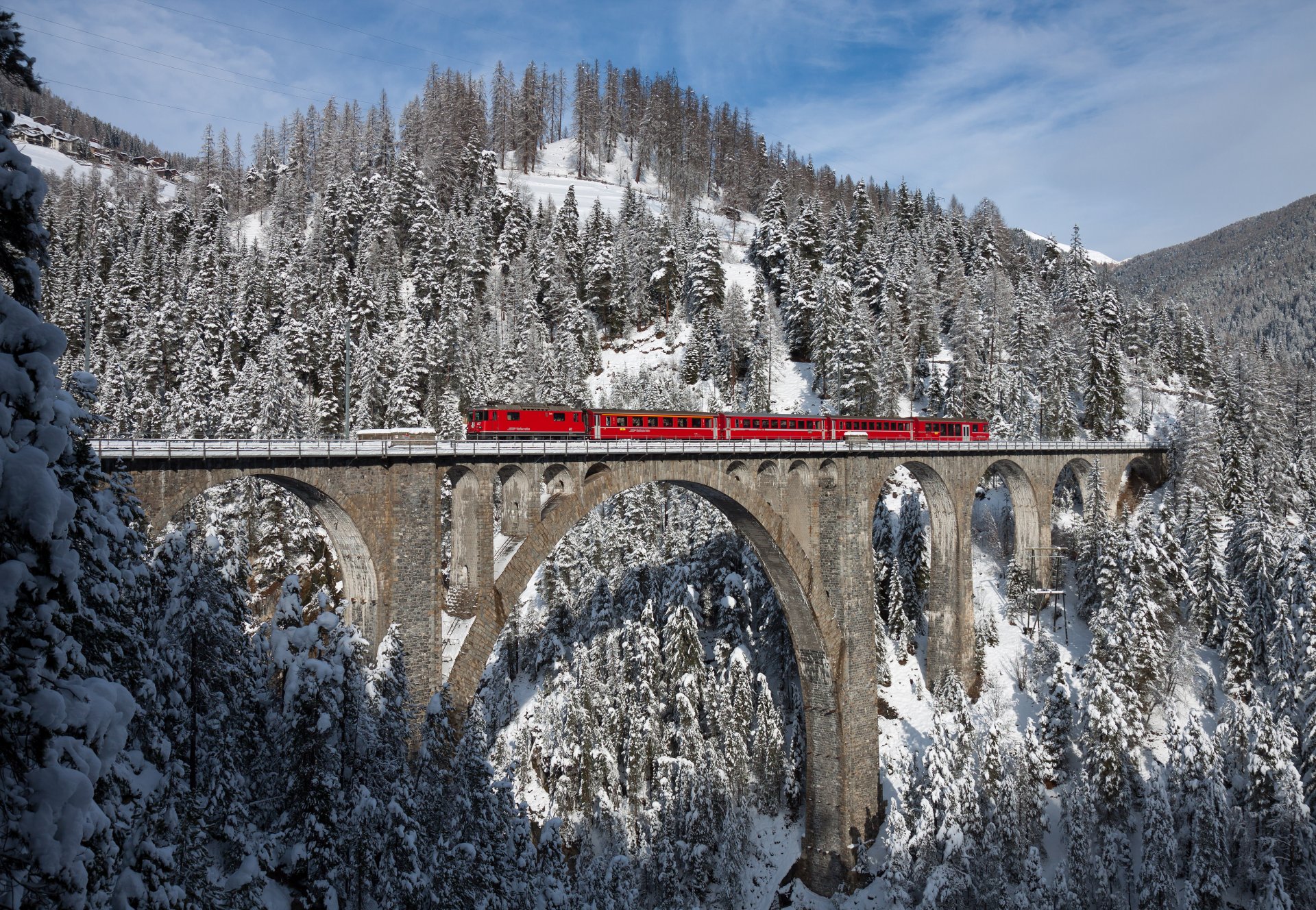 wiesen viadotto wiesen svizzera treno inverno neve foresta viadotto vizensky ferrovia inverno