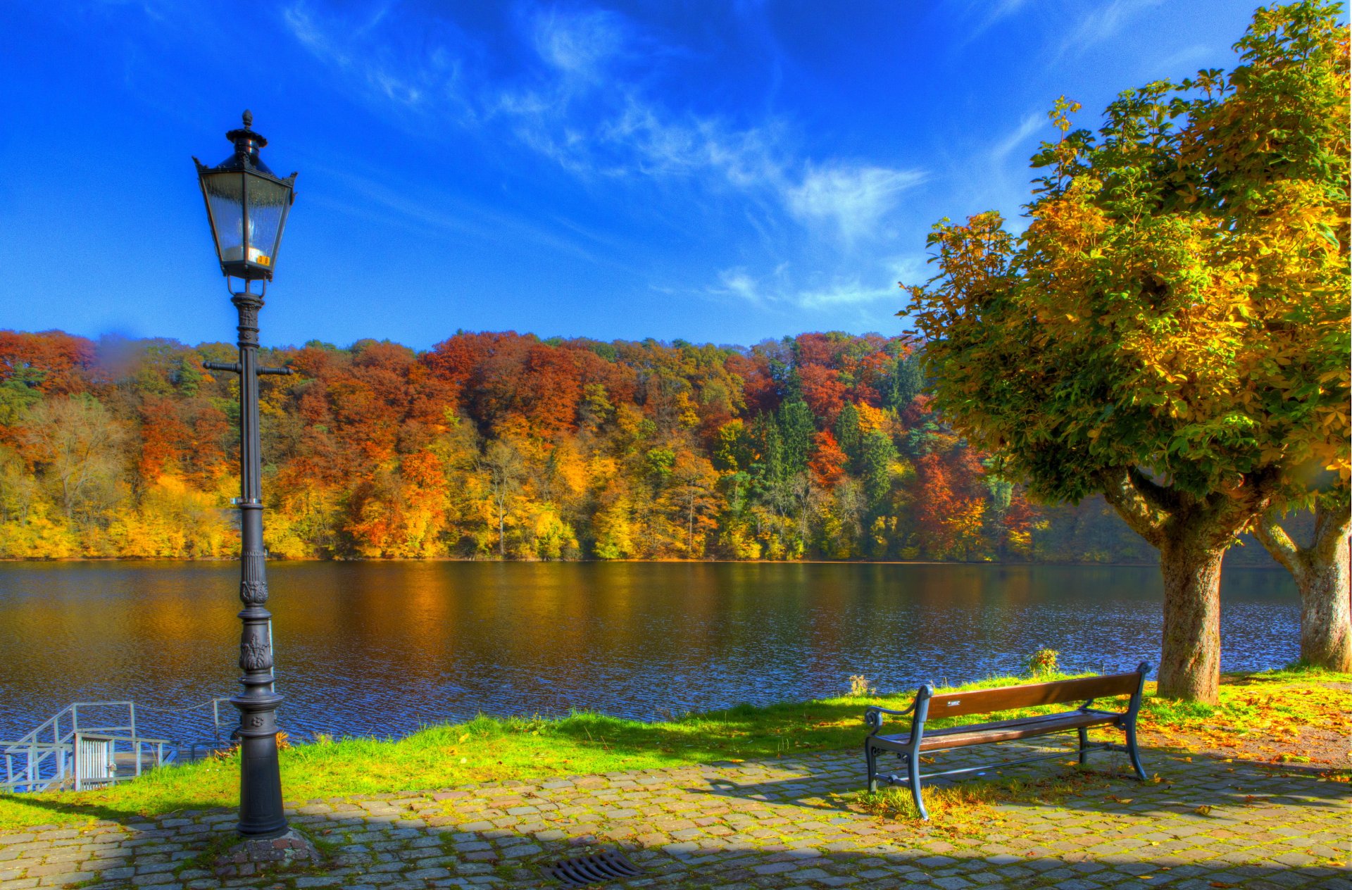 río alemania otoño cielo ulmen linternas banco árboles hdr naturaleza foto