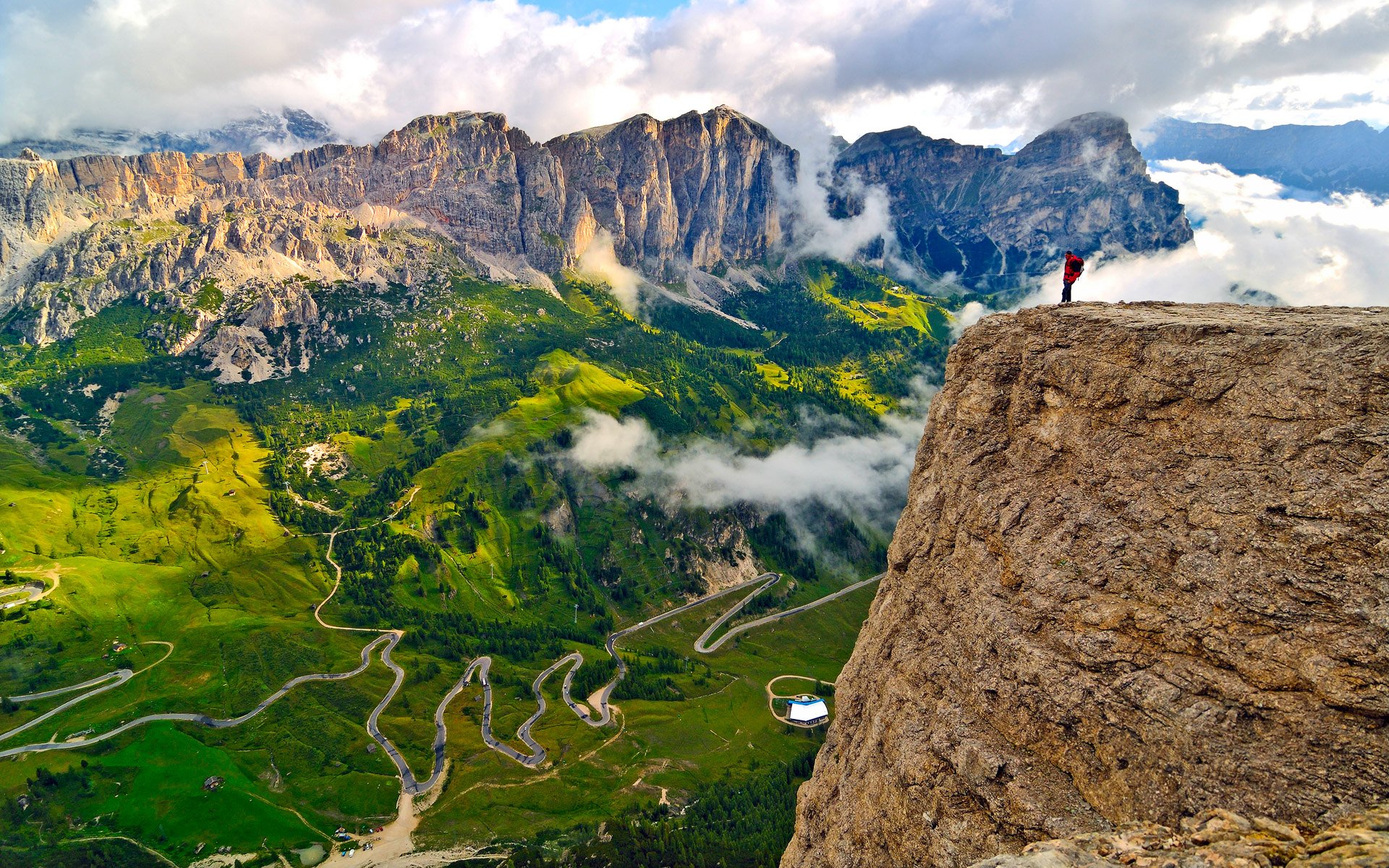 italien südtirol provinz bozen alpen berge himmel wolken felsen mann