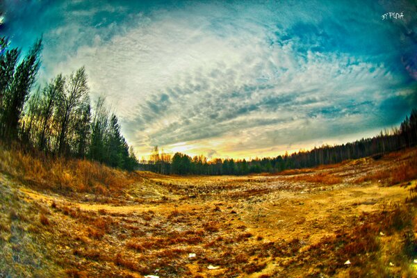 Coucher de soleil d été à travers l objectif Fisheye