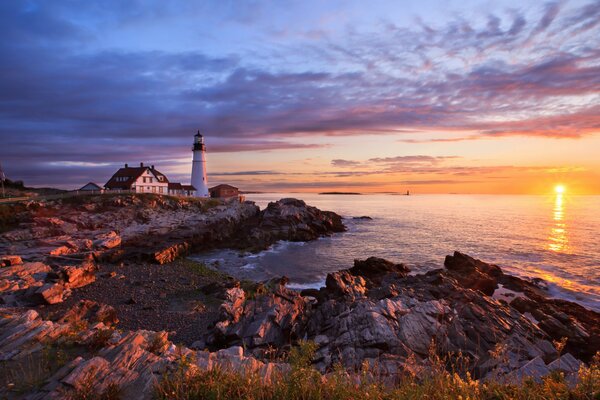 Sunrise a Portland, faro