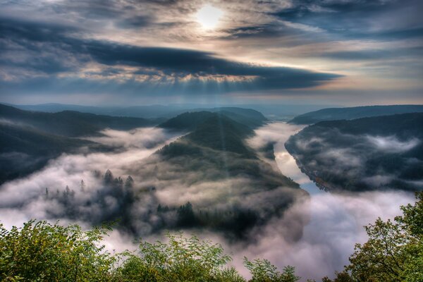 Thick fog over the Saar River