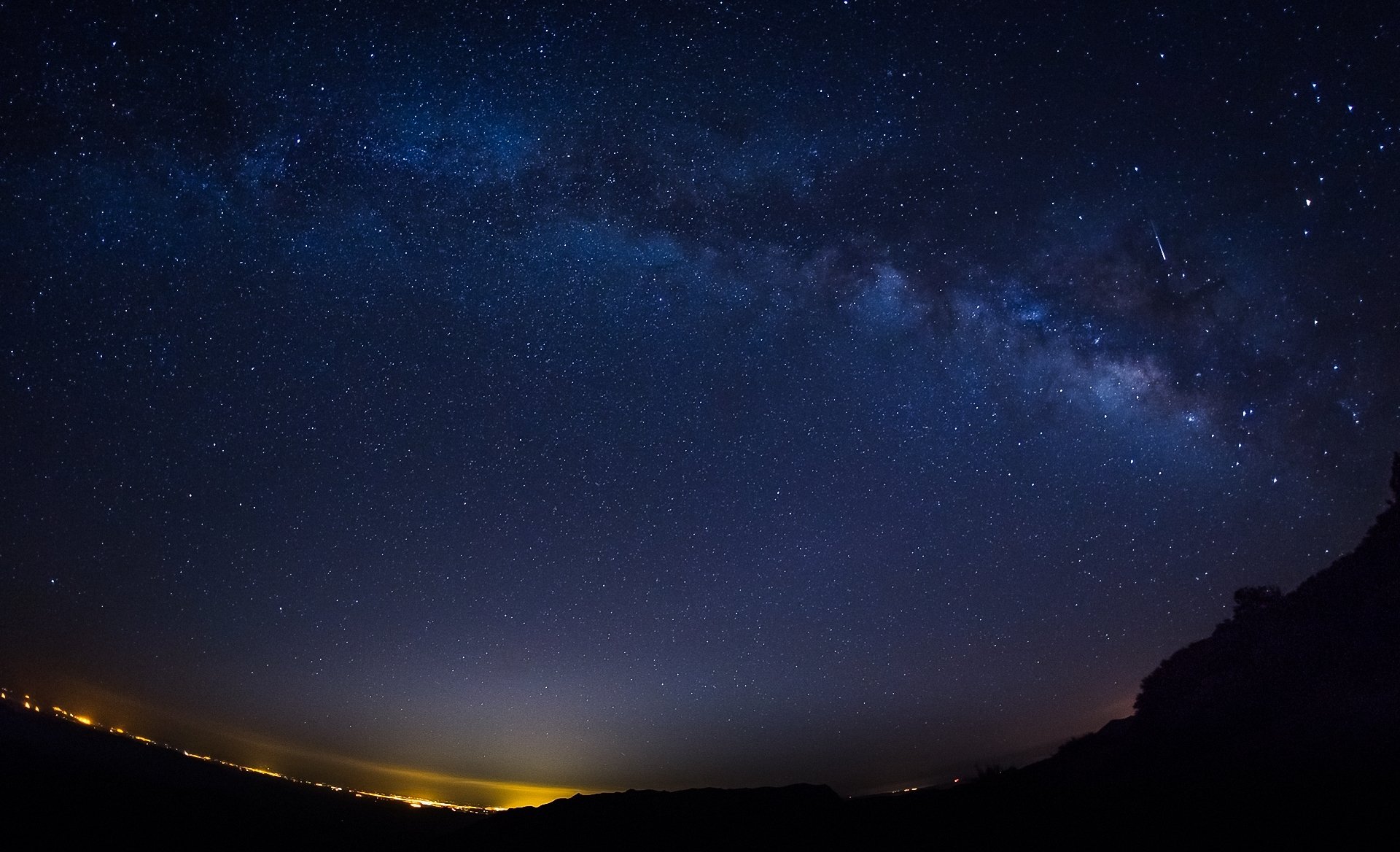 notte stelle via lattea luci città