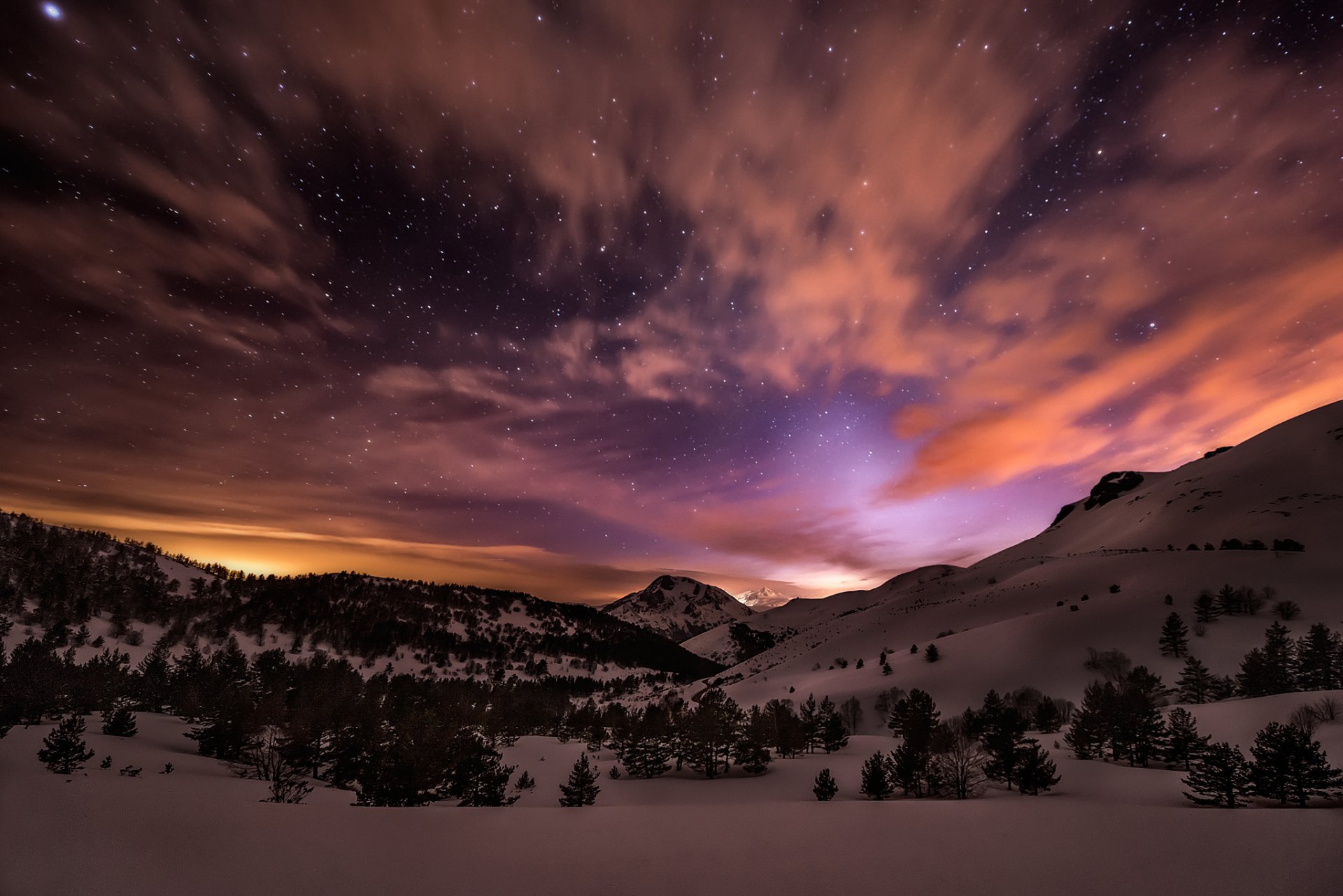 berge weihnachtsbäume schnee winter nacht sterne glühen