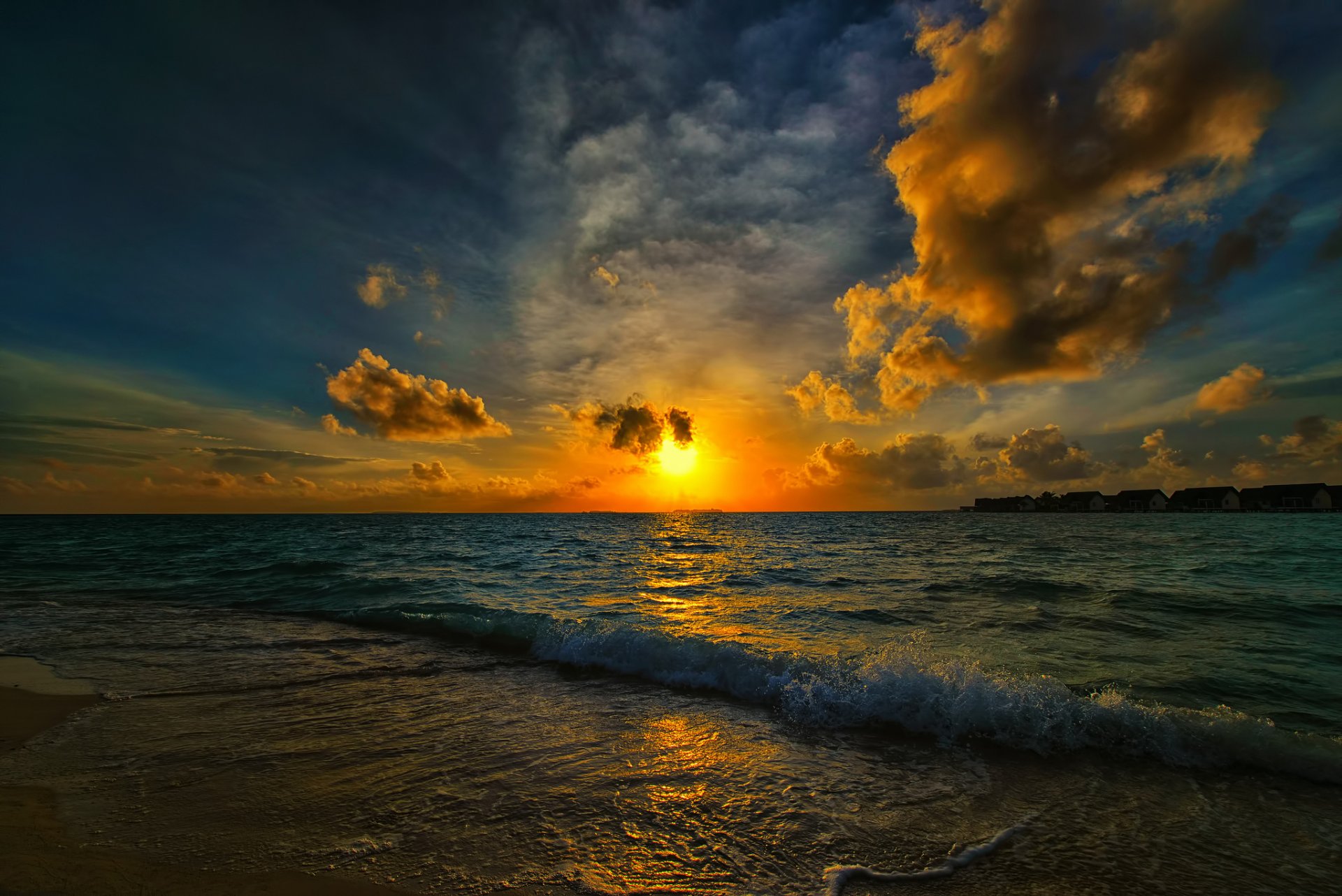 mare baia spiaggia onde sole mattina