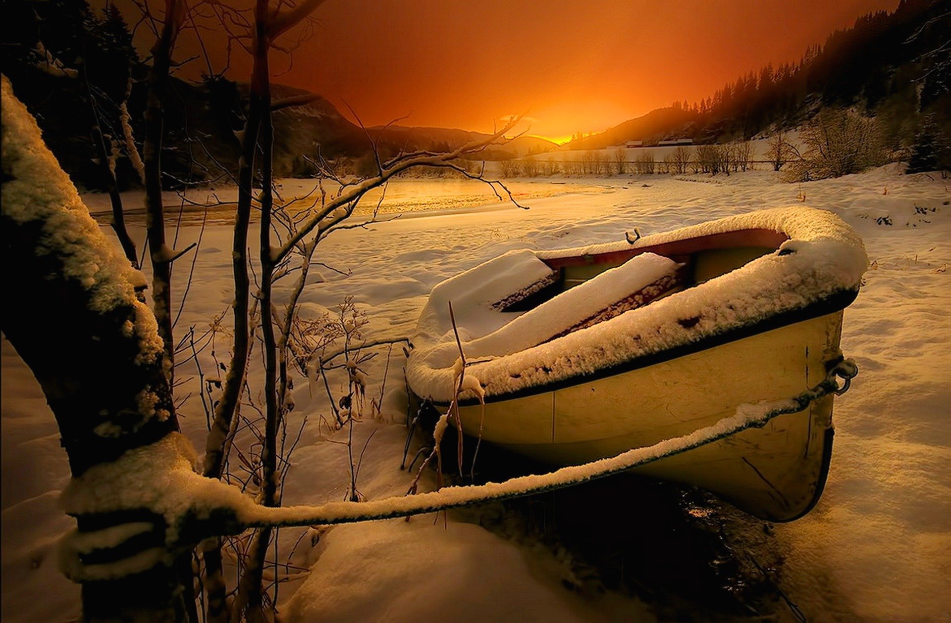 natura barca fiume alberi montagna paesaggio cielo tramonto inverno neve inverno motoscafo