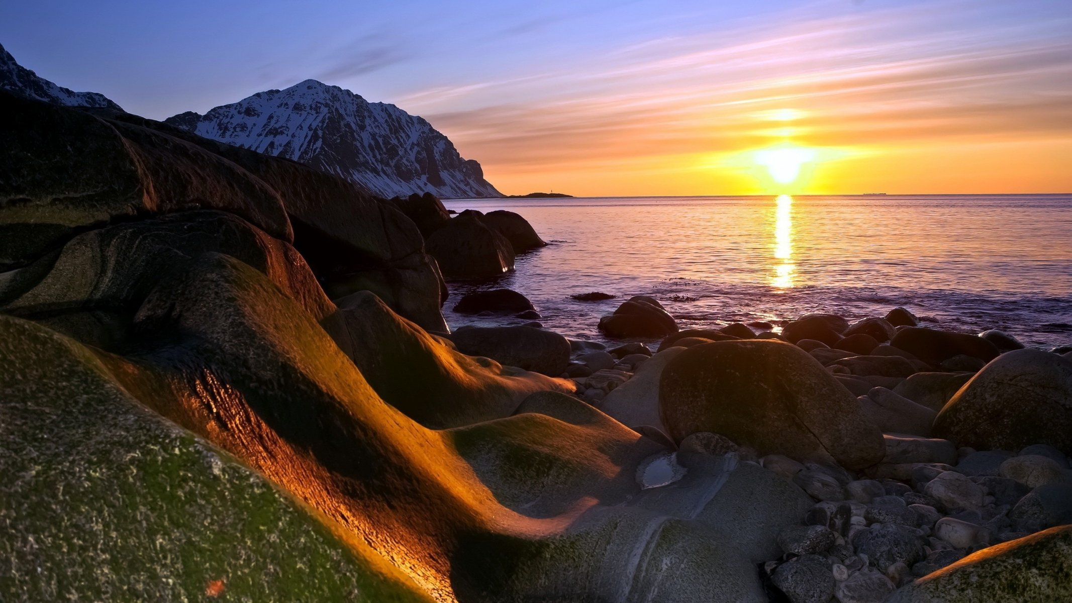 landschaft abend sonnenuntergang meer sonne berge schnee steine natur