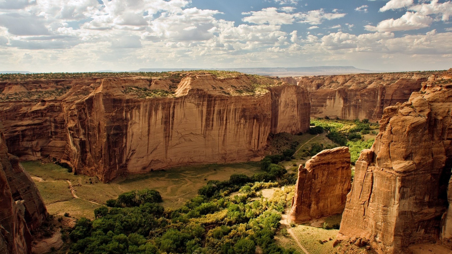 montagnes canyon paysage ciel nuages