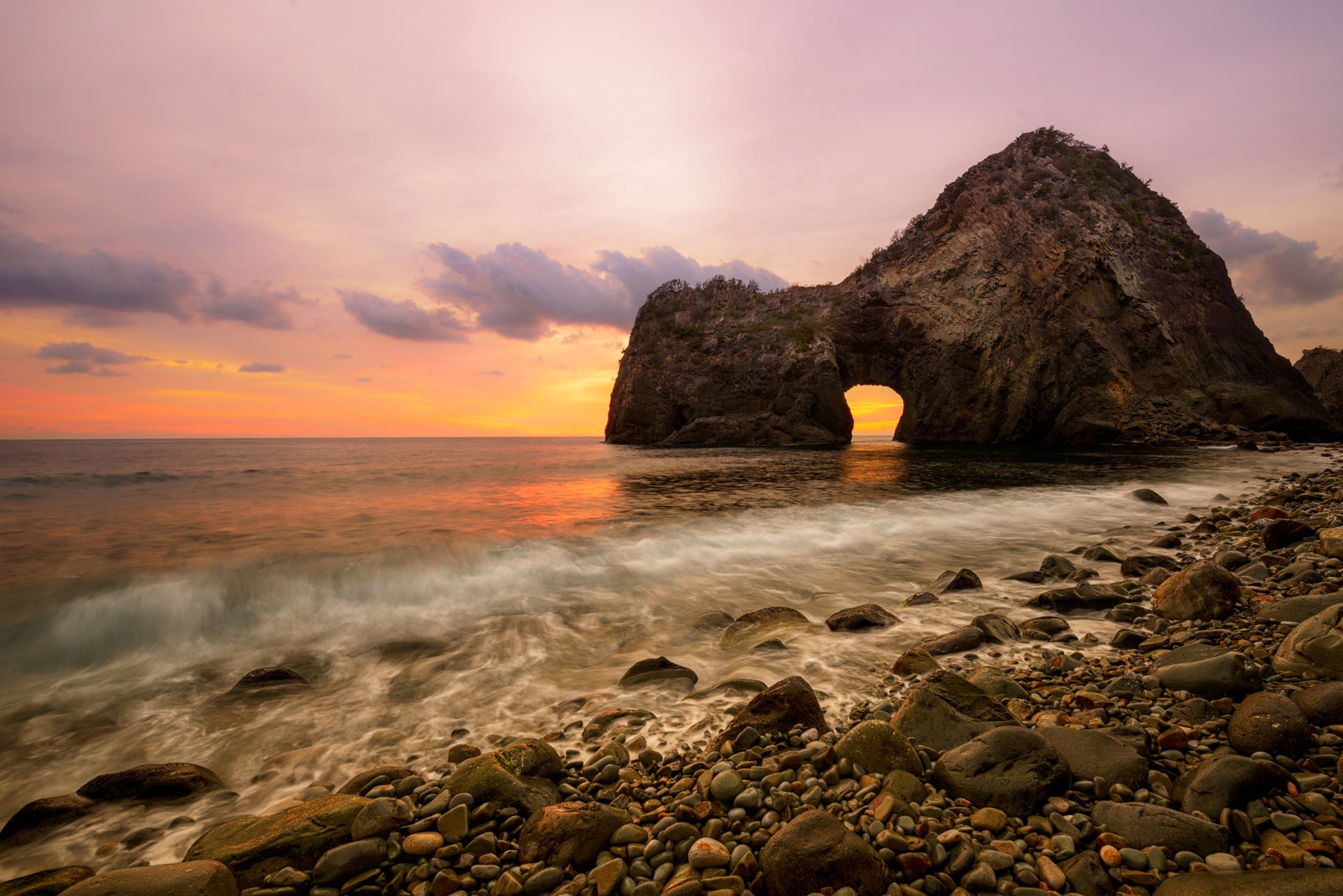 nature paysage ciel coucher de soleil plage eau mer océan nuages couleurs pierres échelle fleurs échelle belle