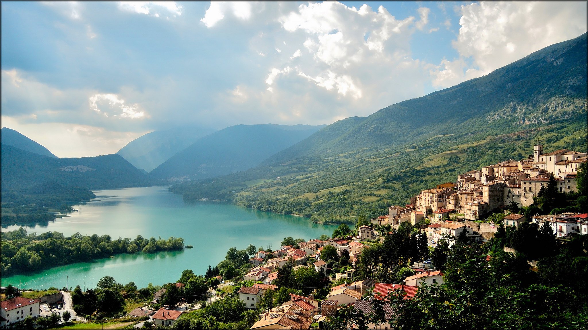 barrea-parco nazionale d abruzzo italia mountain town lake cloud