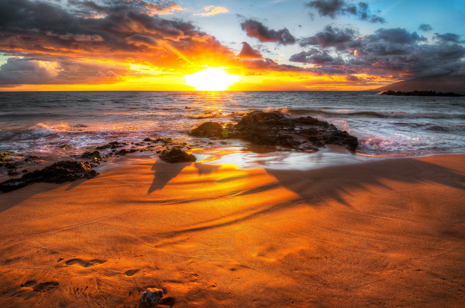 meer wellen ufer felsen steine himmel wolken sonne sonnenaufgang schatten