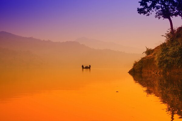 Meet the dawn in the lake skoz fog