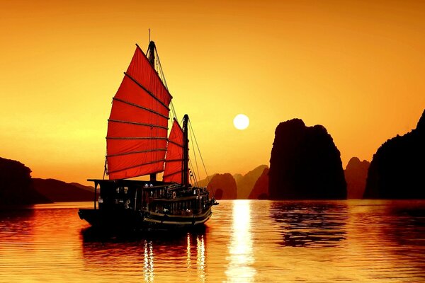Evening Ocean Ha Long Bay