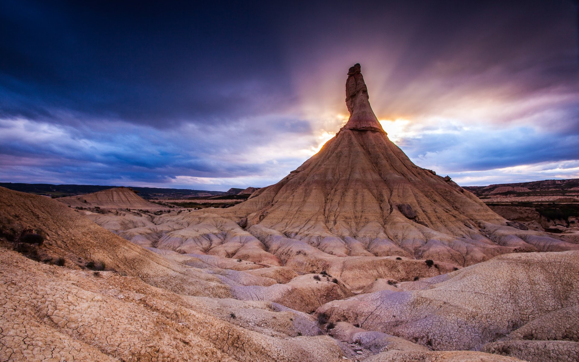 parc national de bardenas reales nord de l espagne nature coucher de soleil montagne