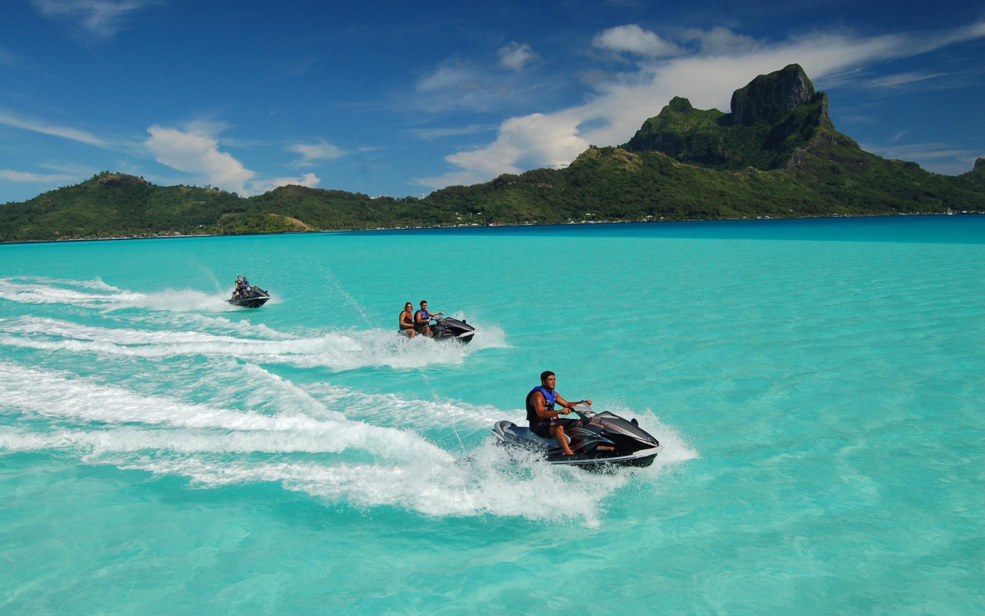 inseln insel bora bora französisch-polynesien meer berge himmel wasser motorräder urlaub resort