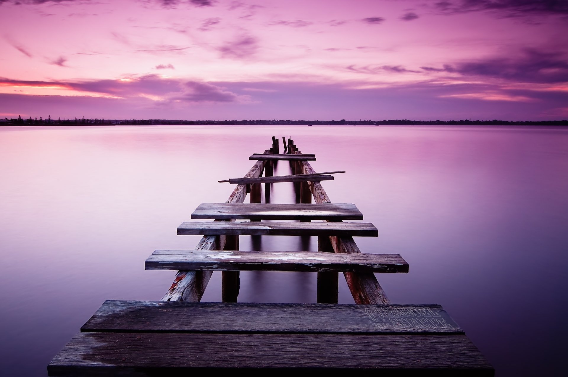 landschaft natur pier brücke gehweg meer wasser fluss rosa horizont himmel wolken stille hintergrund tapete widescreen vollbild widescreen widescreen