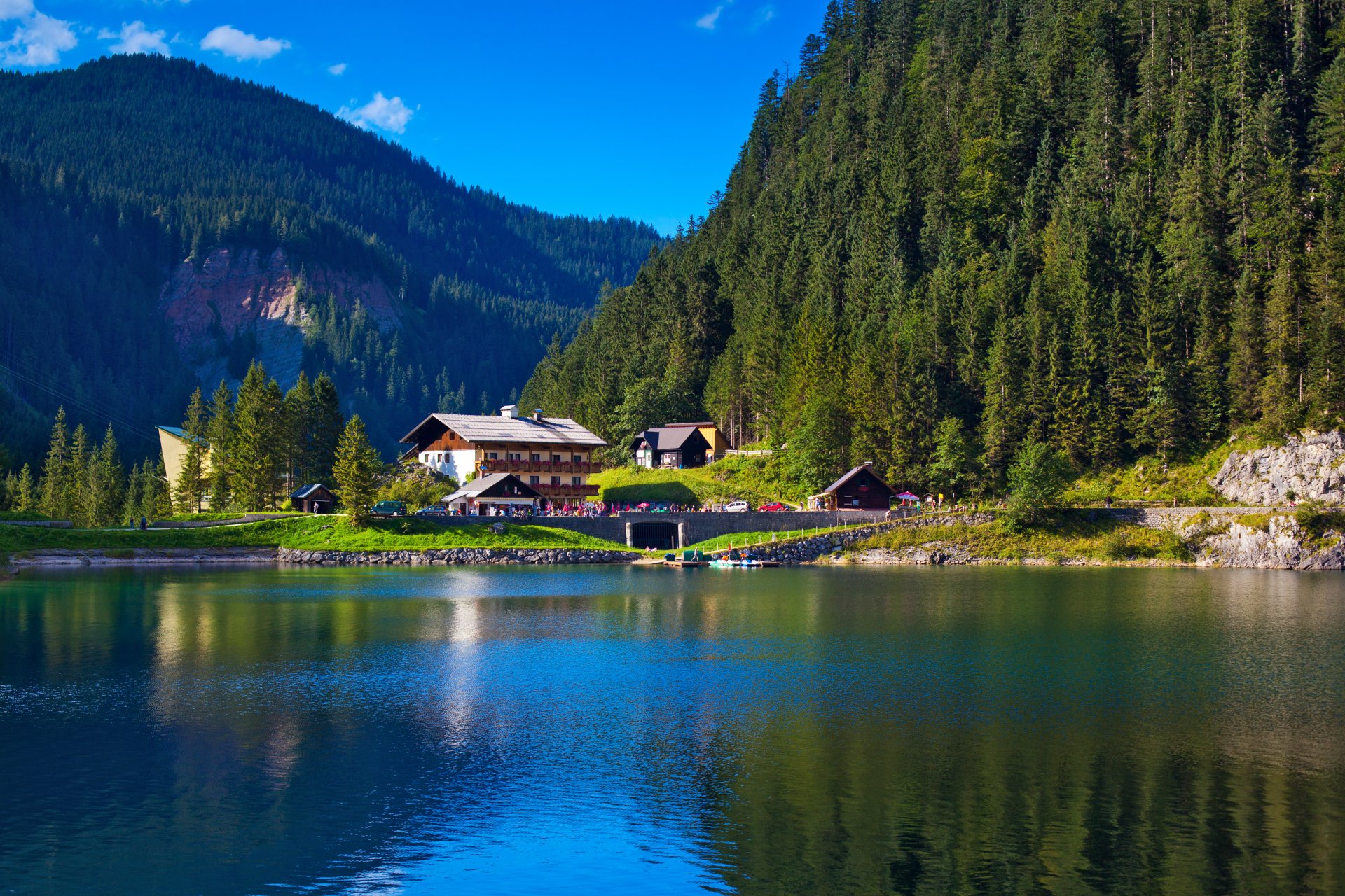 alpen alpen berge bäume see häuser häuser natur grüns