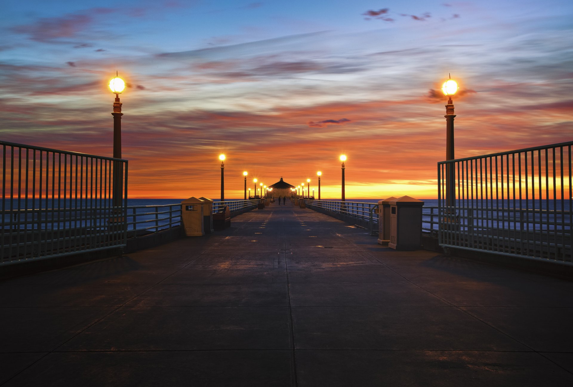 usa californie jetée lanternes éclairage côte océan soirée coucher de soleil horizon ciel nuages