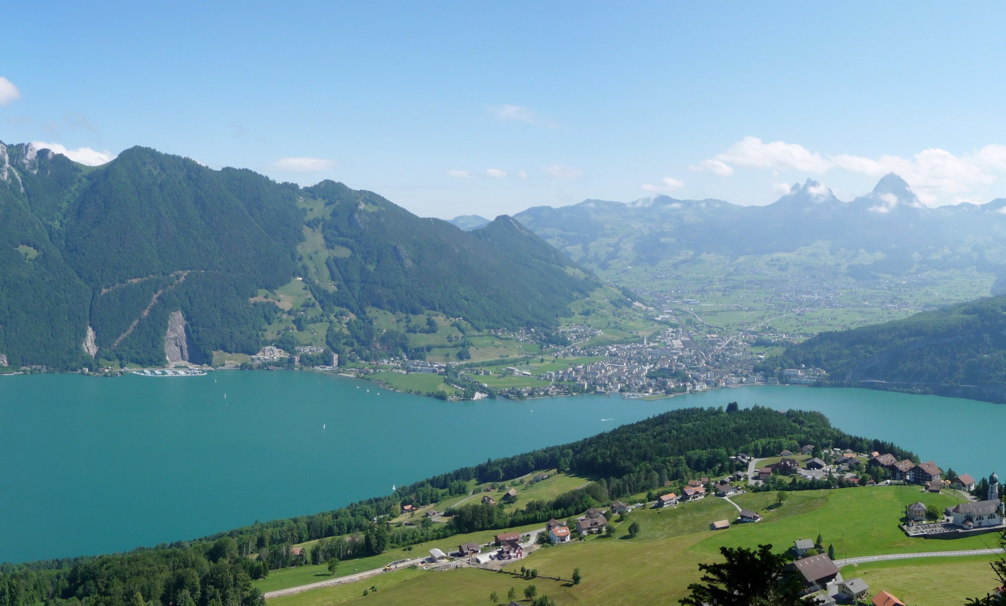 ciudades suiza ciudad casas naturaleza montañas bosque árboles lago