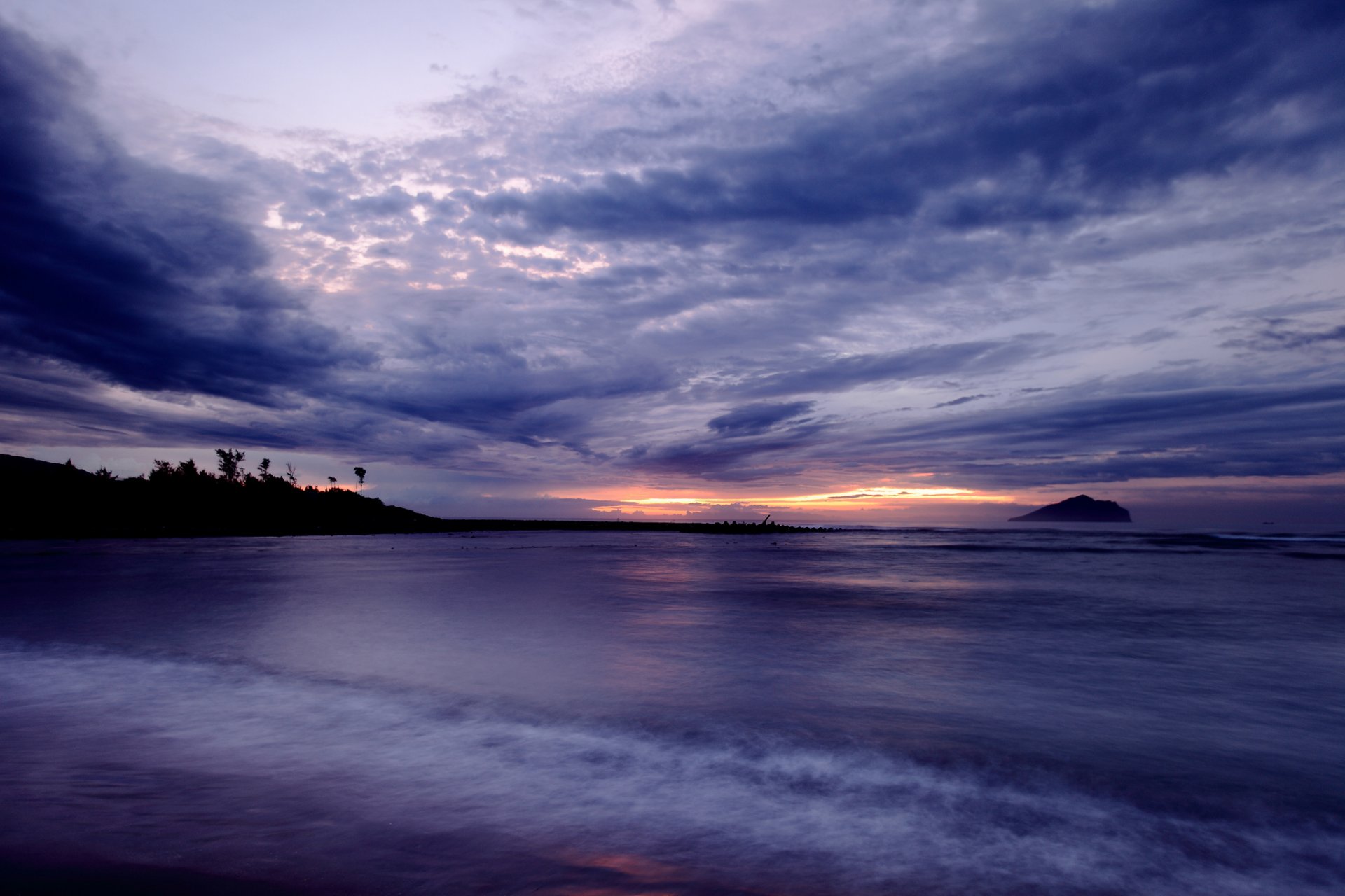 chine taiwan baie calme côte côte soir crépuscule coucher de soleil lilas violet ciel nuages