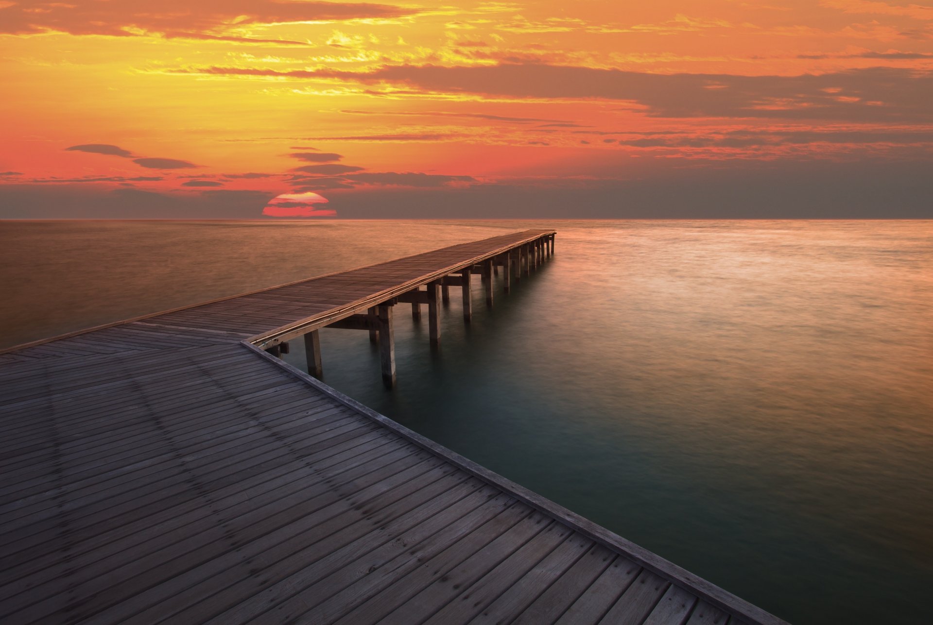 paesaggio mare fiume oceano acqua molo molo tramonto sole nuvole cielo sfondo widescreen schermo intero carta da parati