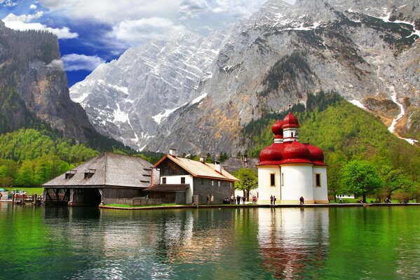 Mountains in Germany are reflected in the water