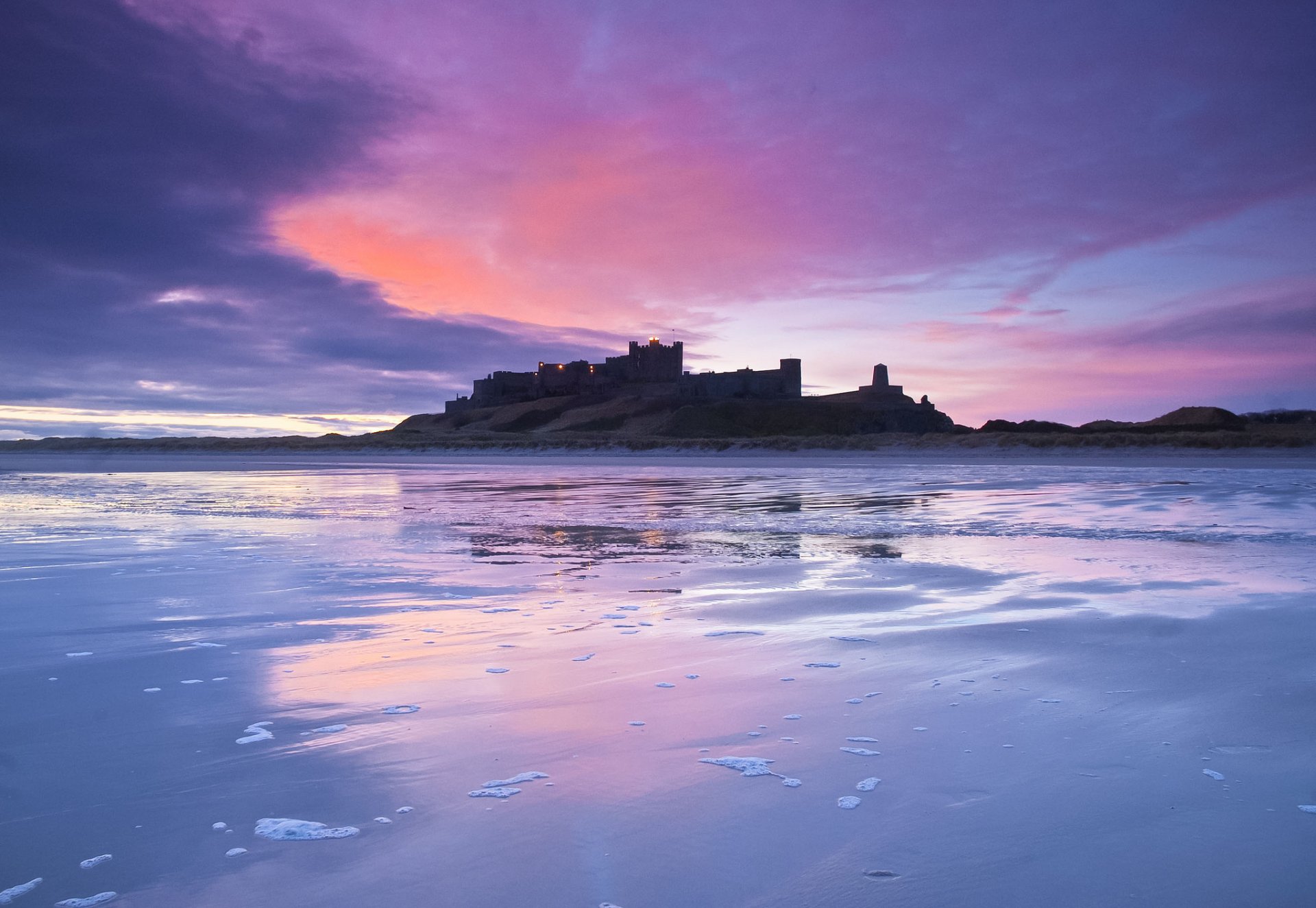 royaume-uni angleterre château mer côte soir bleu lilas ciel coucher de soleil nuages nuages