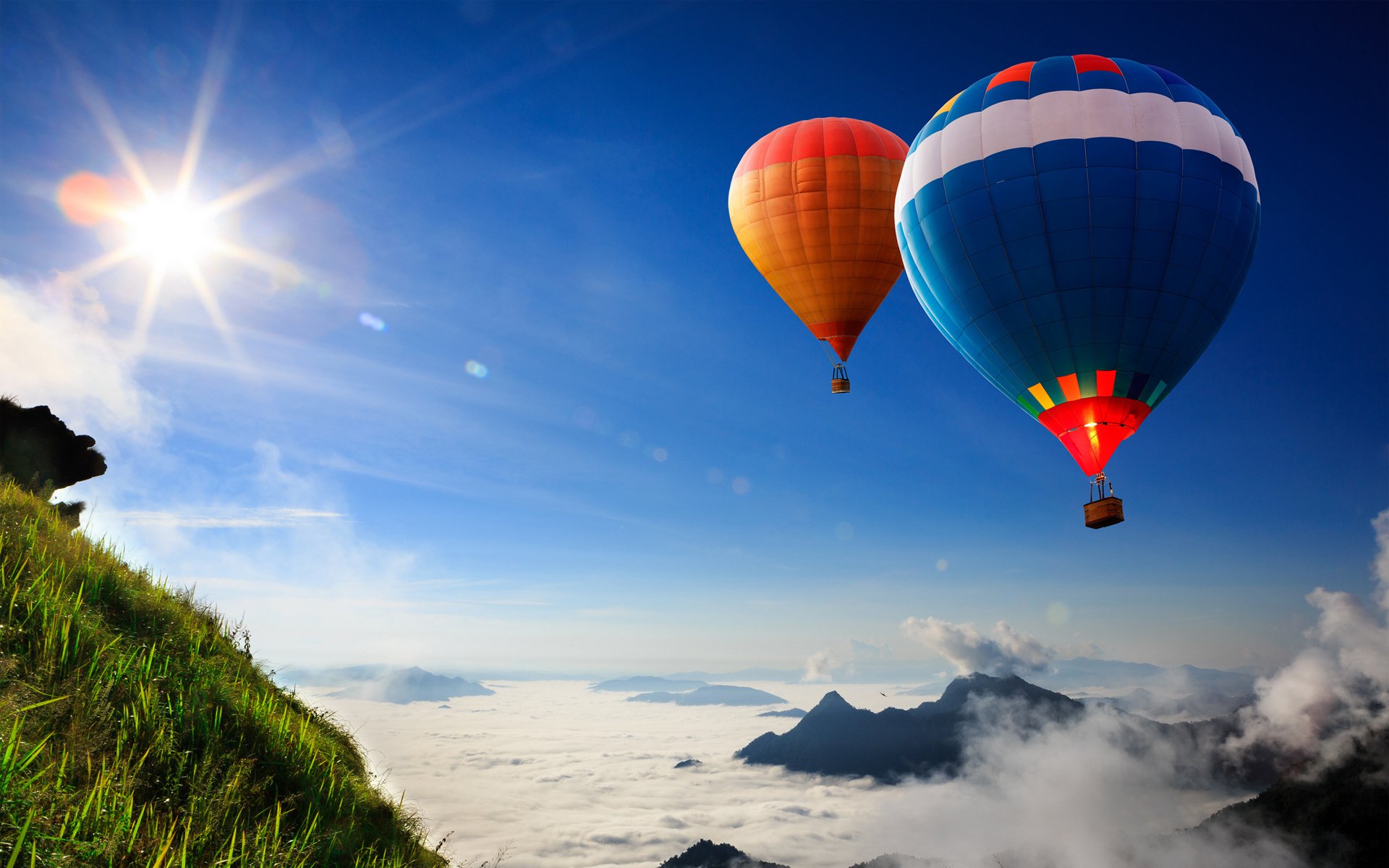 balony latanie na niebie stok słońce trawa