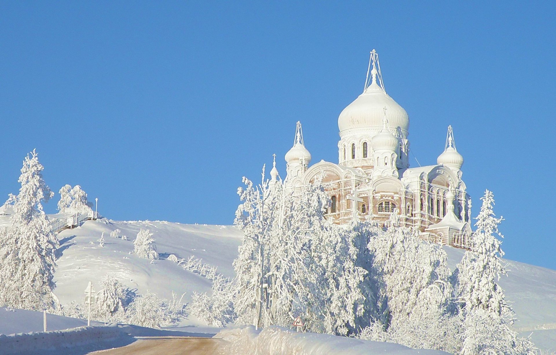 inverno tempio alberi gelo montagna bianca