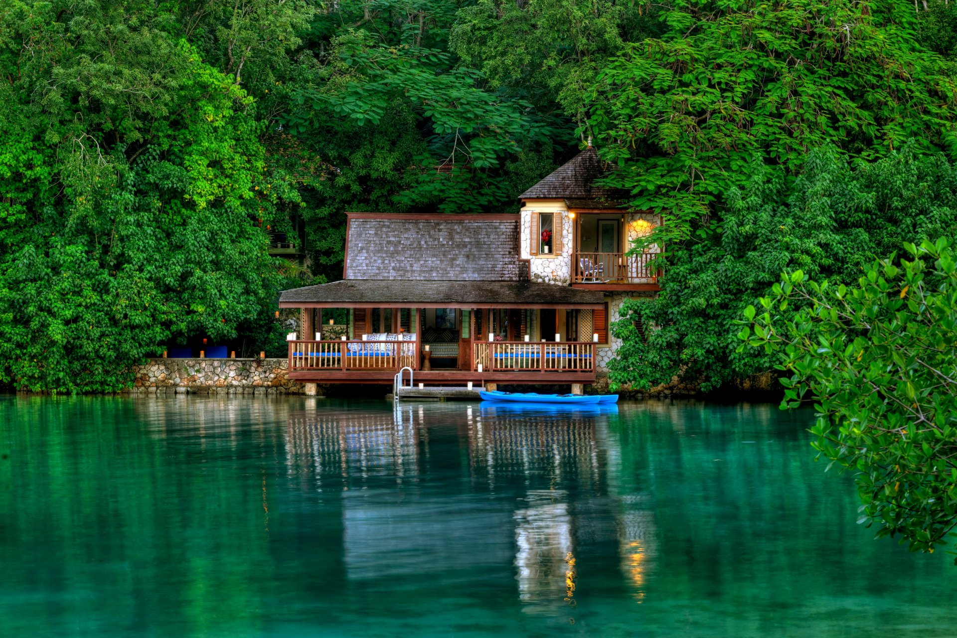 giamaica isola casa vacanze alberi foglie verde acqua riflessione