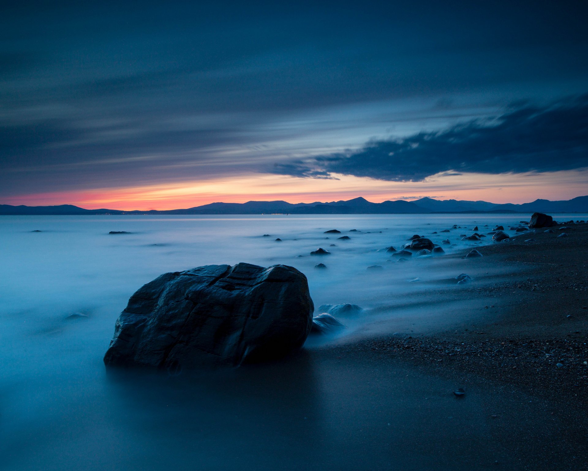 mer soir coucher de soleil plage pierres