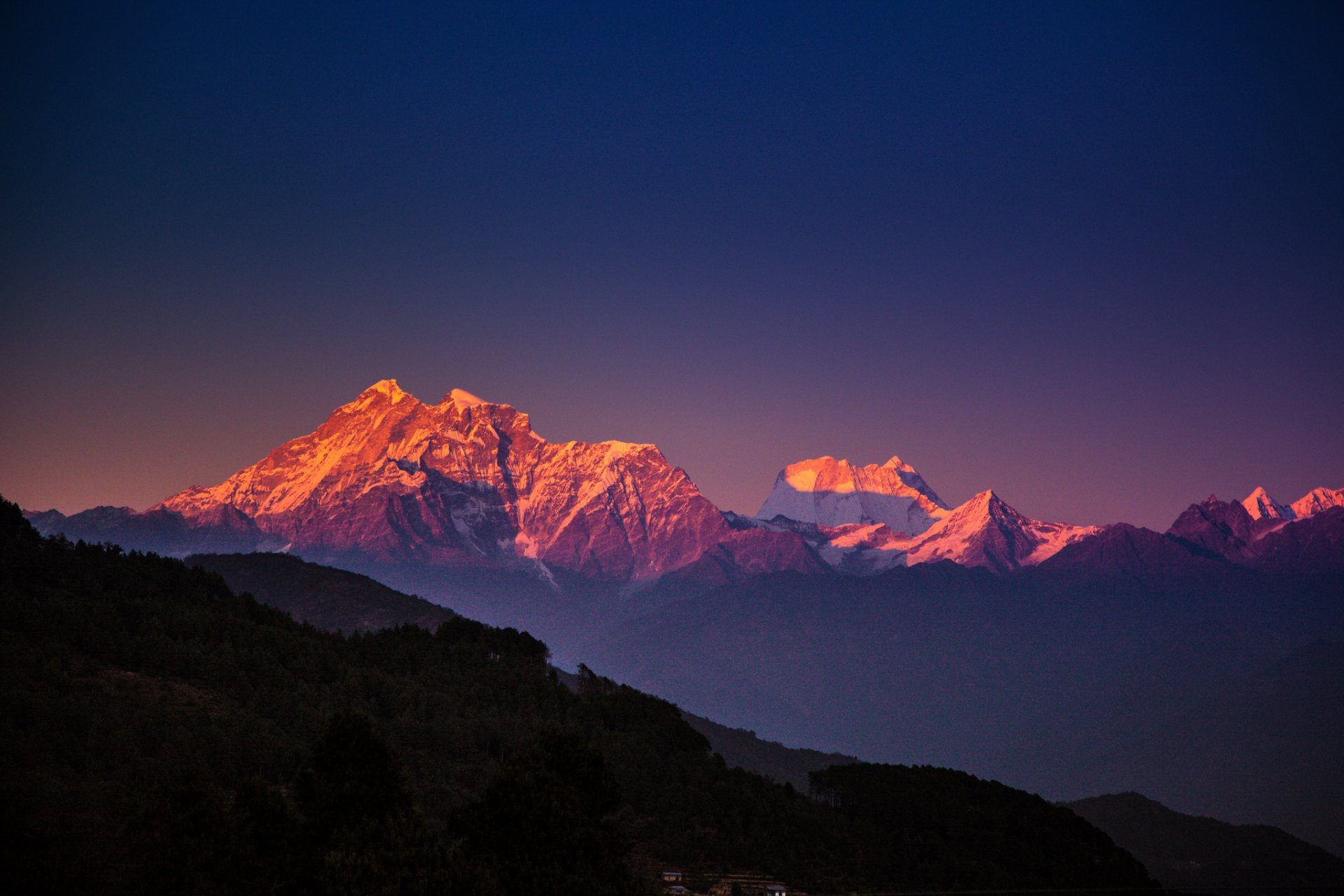 nepal himalaya berge bäume abend blau himmel