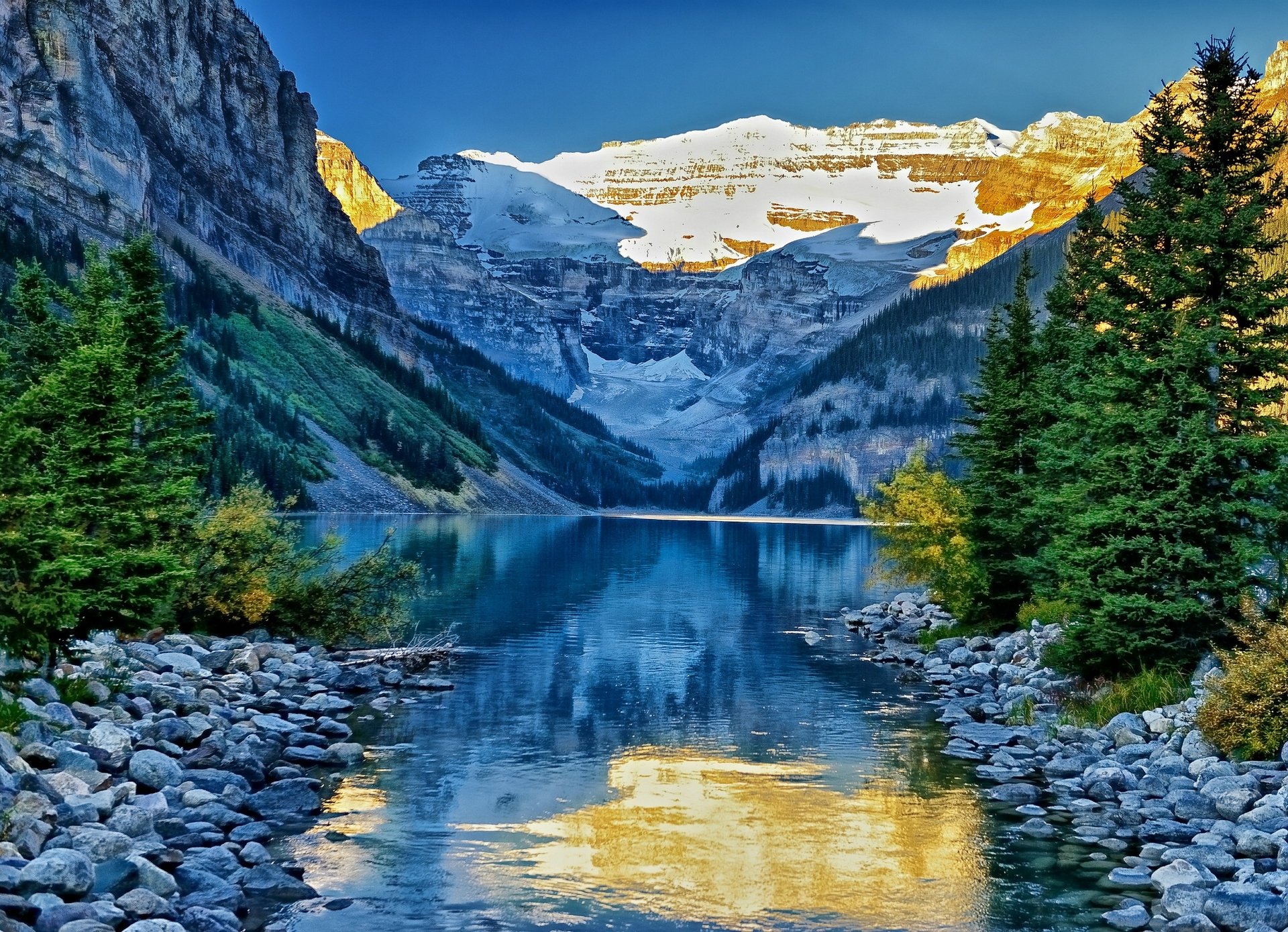 lake louise park narodowy banff alberta kanada banff jezioro góry skały drzewa kanał