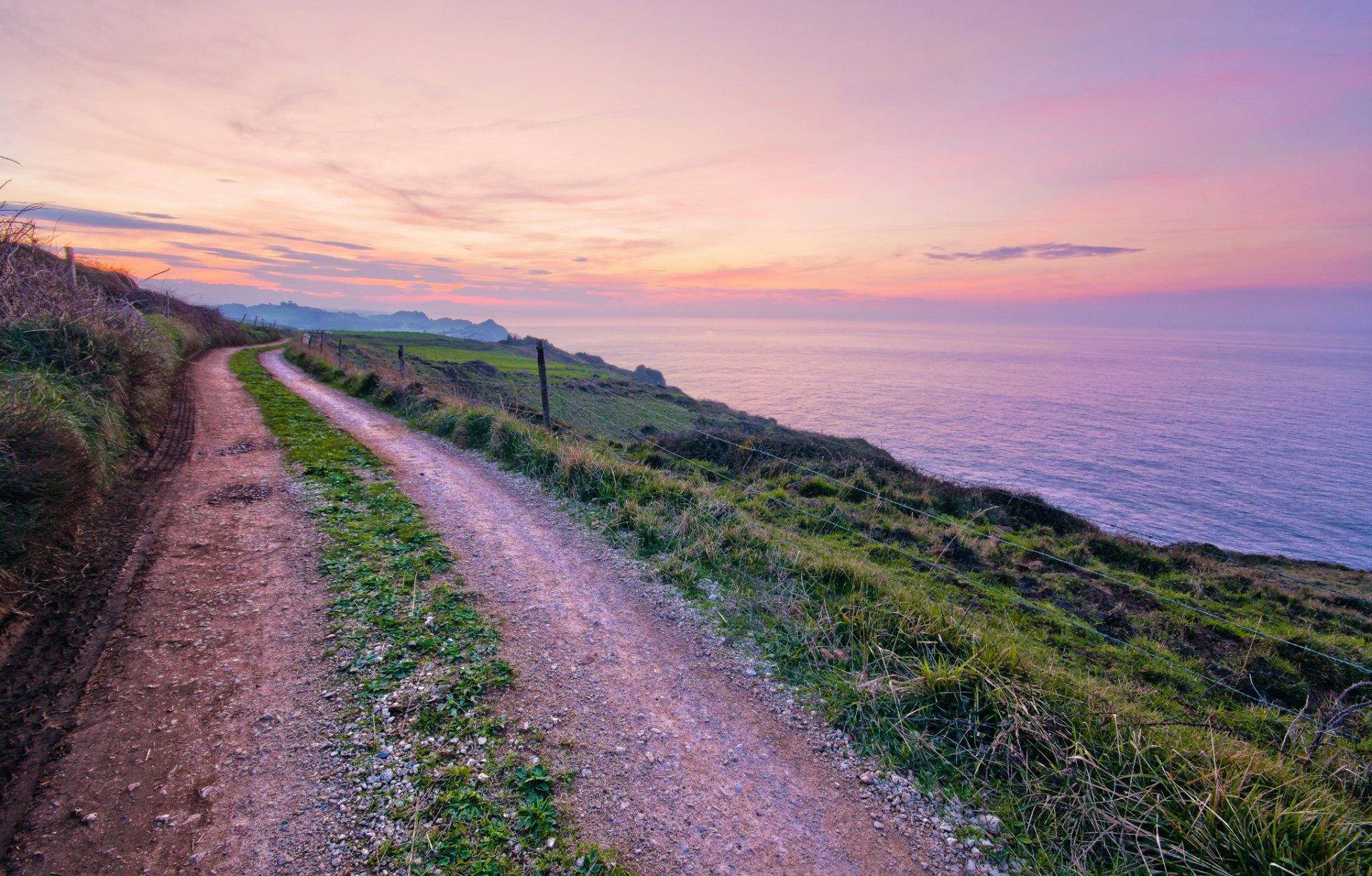 espagne route sentier herbe côte mer soir coucher de soleil ciel nuages