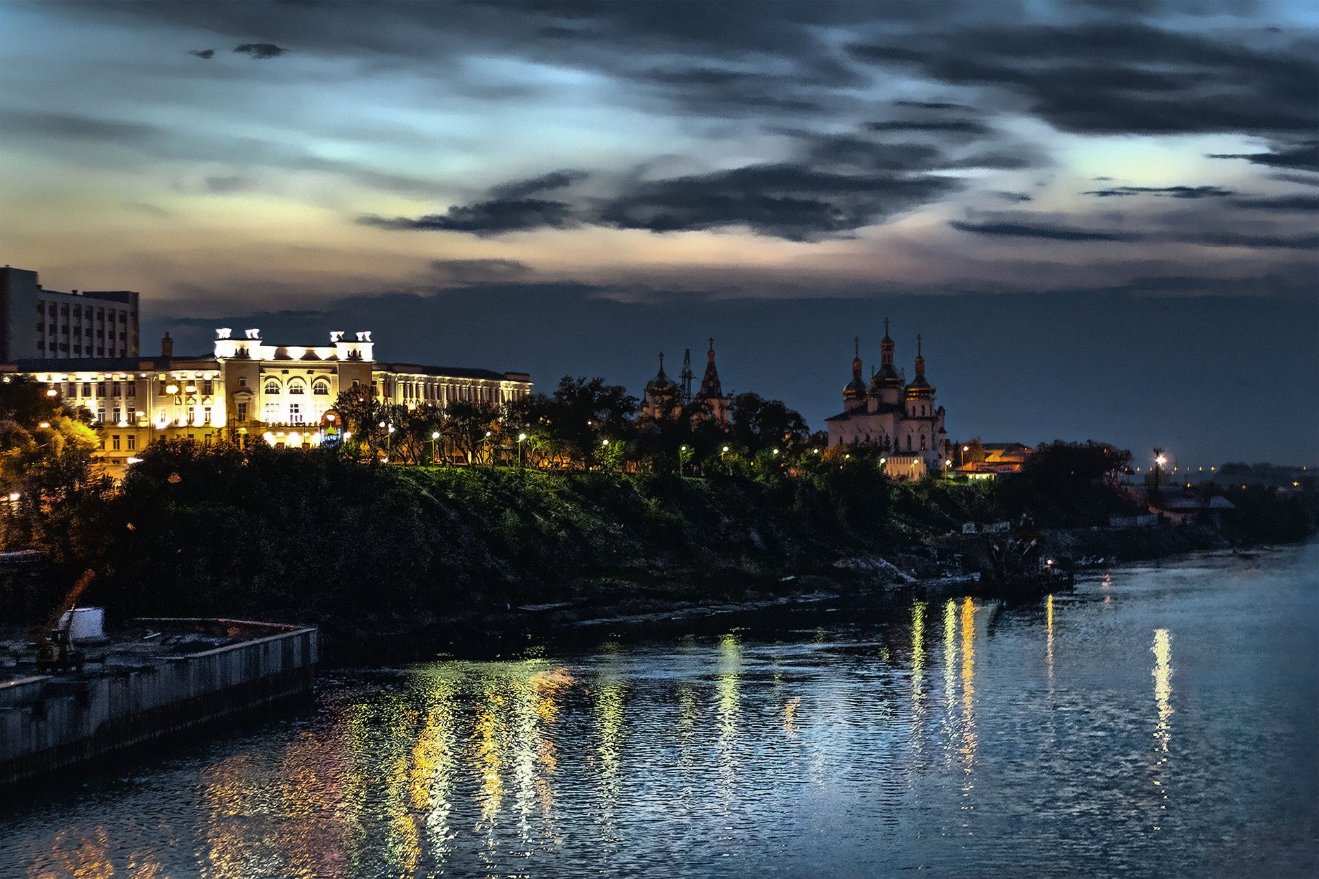 night sunset tyumen town embankment river light