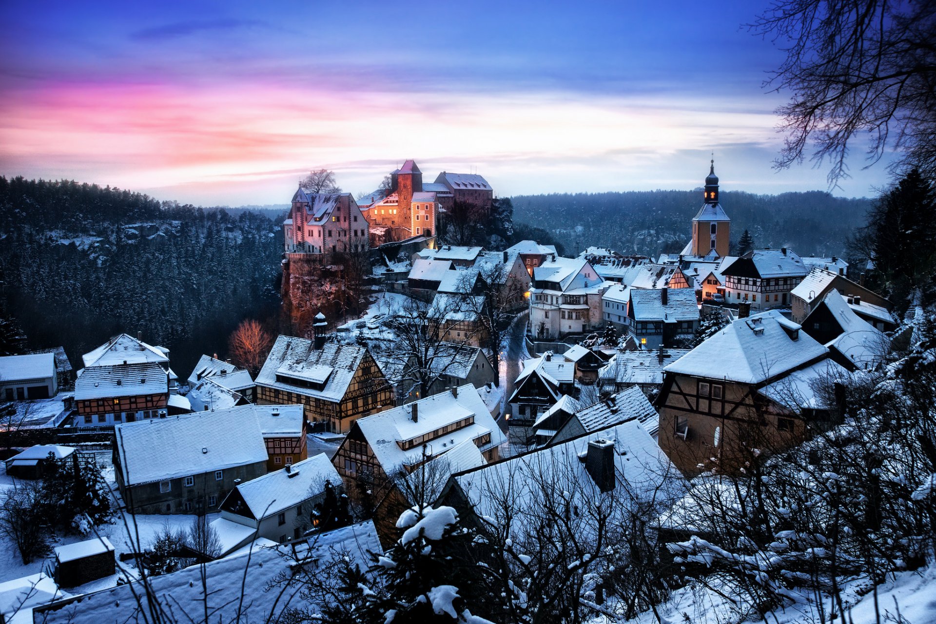 alemania sajonia honstein castillo fortaleza casas invierno nieve bosque árboles tarde puesta del sol