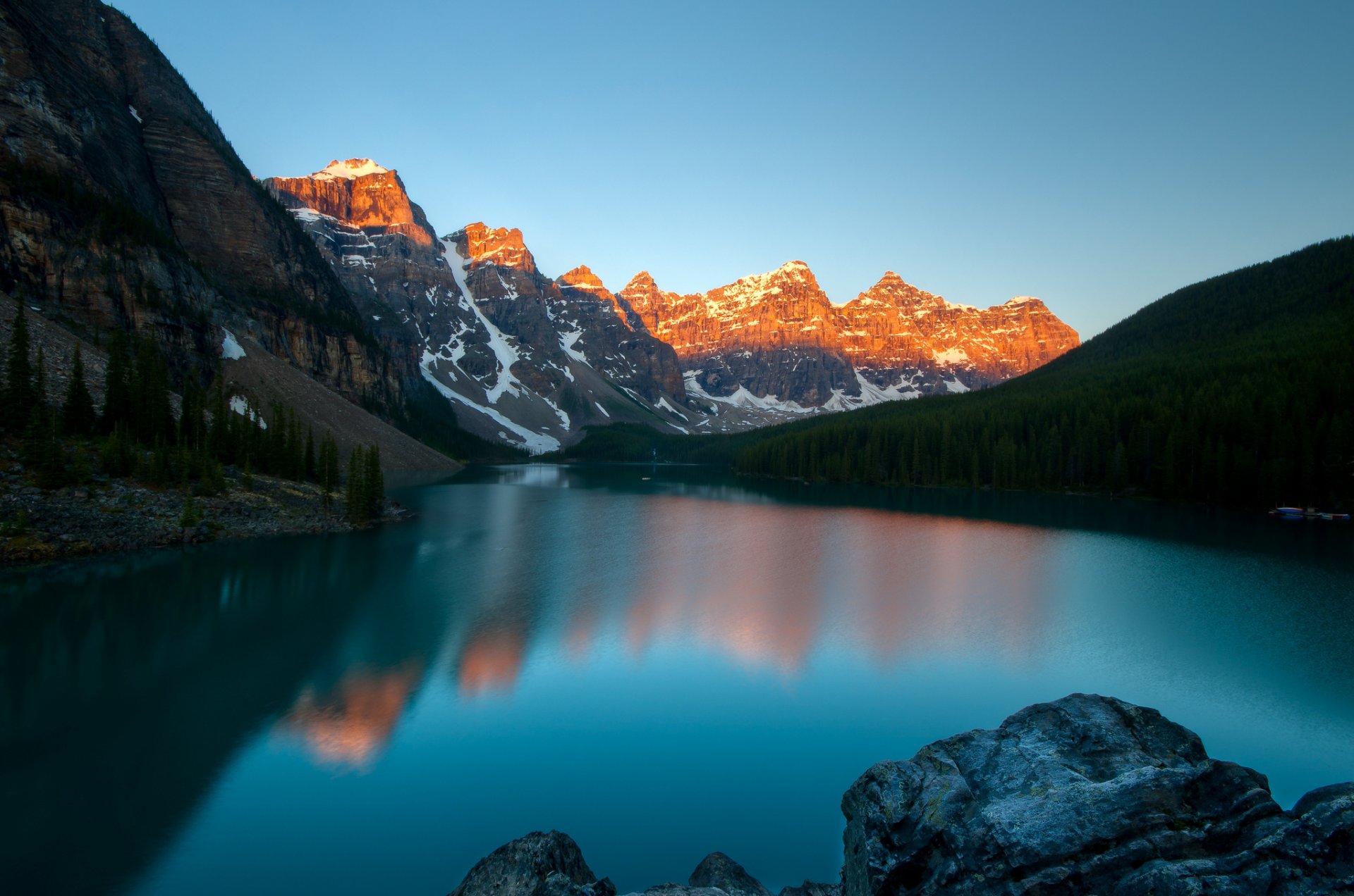 moraine tal der zehn gipfel banff national park kanada banff nationalpark gletscher see berge morgen licht