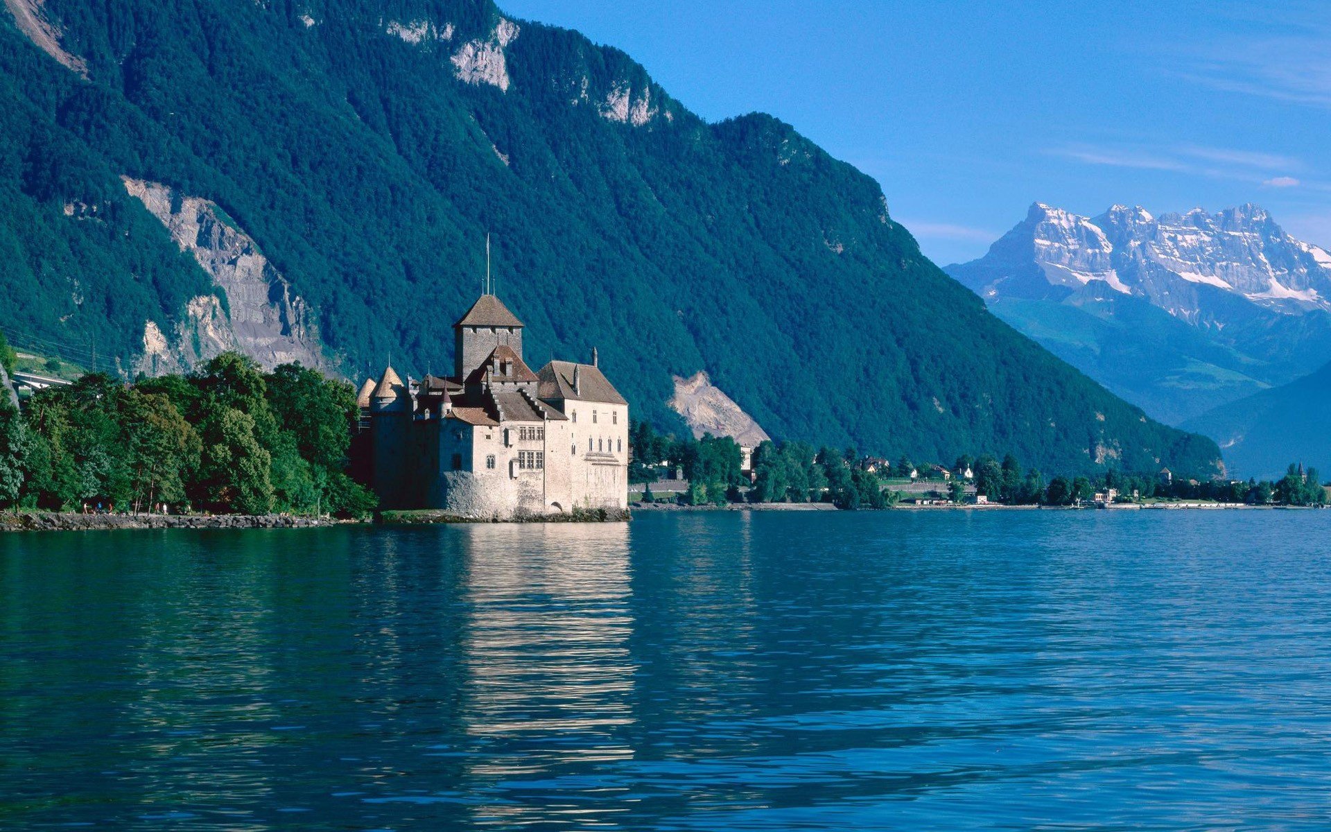 estate lago montagne foresta castello casette cielo